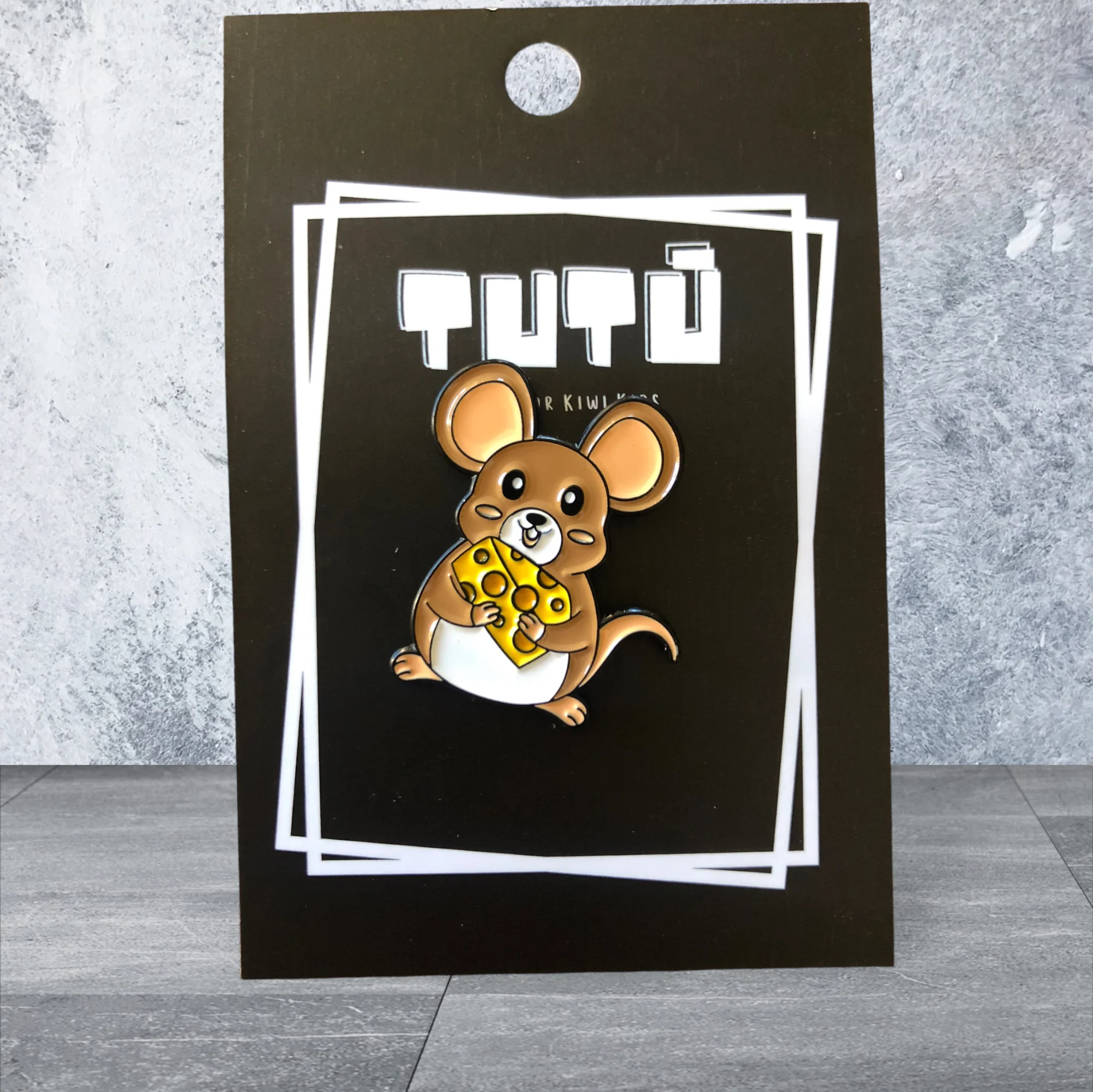 TT Mouse with Cheese Pin